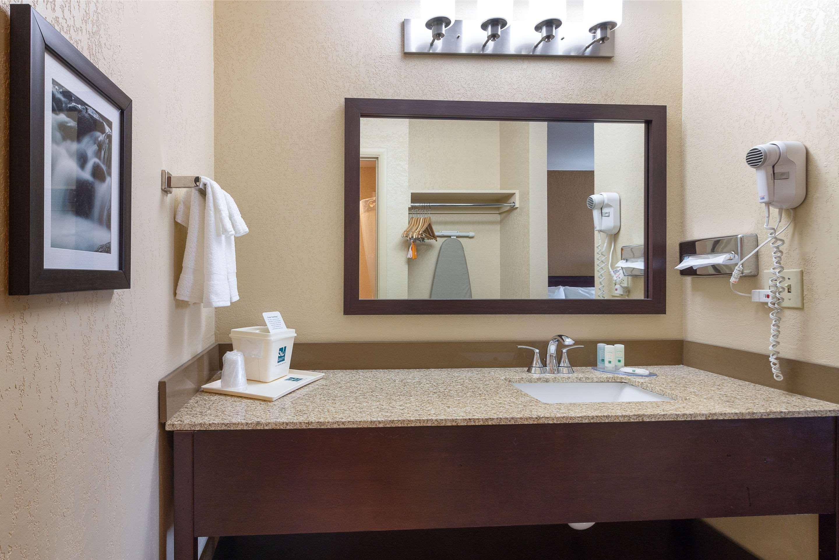 Quality Inn Yakima Near State Fair Park Exterior photo